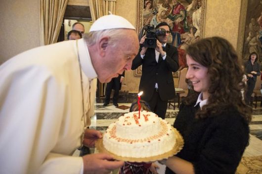 Italian_lay_movement_Azione_Cattolica_presents_a_birthday_cake_to_Pope_Francis_on_his_birthday_Dec_17_2015_Credit_LOsservatore_Romano_CNA_12_17_15