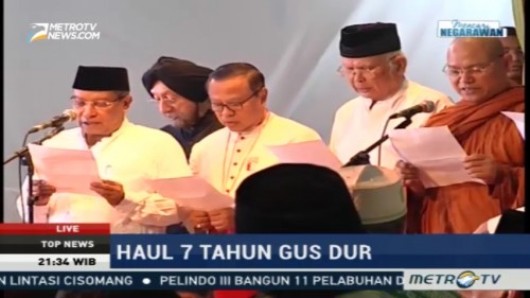 Tokoh-tokoh agama termasuk Ketua KWI Mgr Suharyo saat membacakan Ikrar Ciganjur pada peringatan Haul Gus Dur ke-7. Foto Metrotvnews.com  