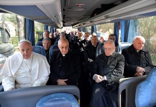 Paus kembali ke Vatikan setelah retret