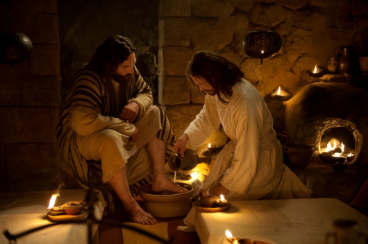 Yesus membasu kaki Petrus