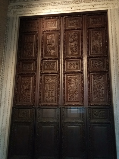 Pintu tentang Injil di Basilika Santa Sabina
