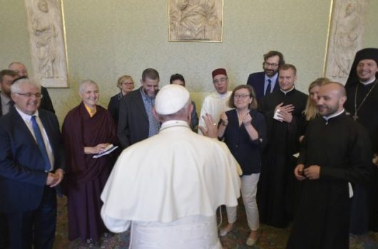 Paus Fransiskus berbicara dengan asosiasi antaragama dari Perancis bernama “Emouna Fraternité Alumni”/Foto Vatican News