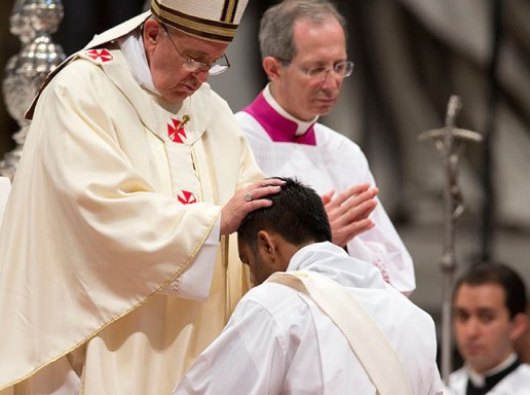 Paus menahbiskan imam-imam di Vatikan/Foto dari Catholic For Life
