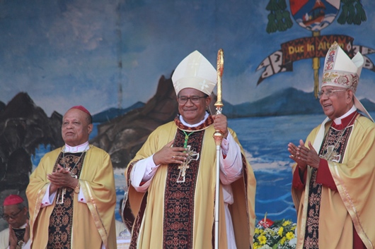 “Saudara-saudari terkasih, Keuskupan Maumere kini mempunyai seorang uskup baru". PEN@ Katolik/pcp 