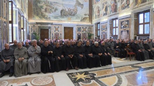 Para imam Konventual beraudiensi dengan Paus Fransiskus (Vatican Media) 