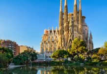 Lima fakta menakjubkan tentang gereja Sagrada Familia Barcelona