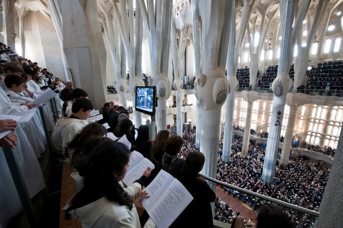 Sagrada Familia  Paus Benediktus mengakui Sagrada Familia sebagai basilika tahun 2010. 