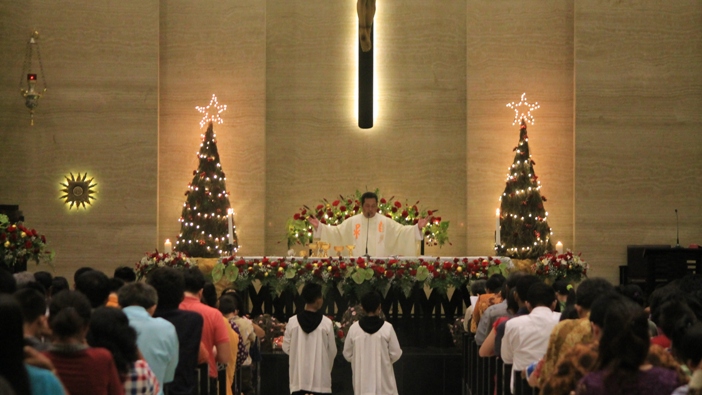 Khusus tahun ini, Paus izinkan para imam merayakan empat Misa pada Hari Natal | Pen@ Katolik