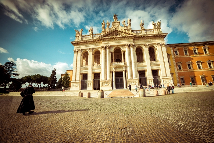Basilika kepausan Santo Yohanes Lateran, Katedral Roma © Tatyana Vyc | Shutterstock 