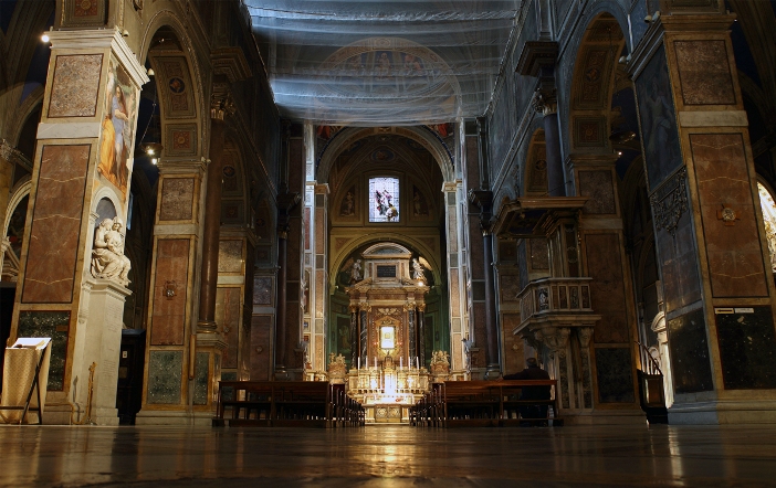 Interior dari Basilika Santo Agustinus di Campo Marzio © marcovarro | Shutterstock 