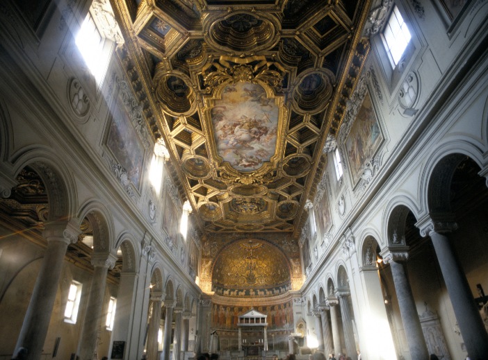 Basilika Santo Klemens (interior) © OLIVIERO OLIVIERI | robertharding melalui AFP 