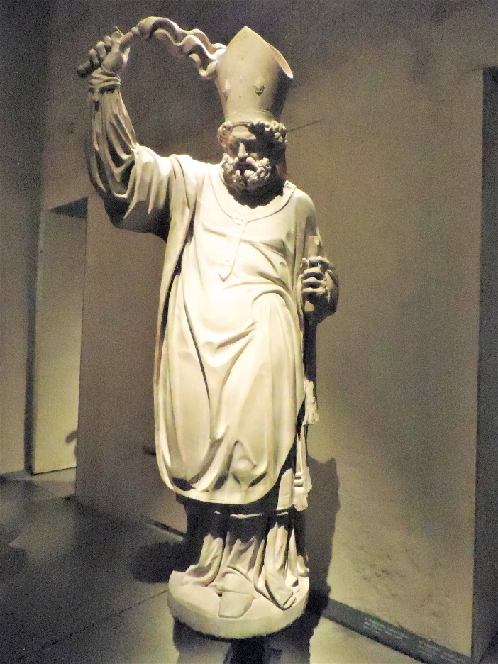 Patung Santo Ambrosius Milan di Museo del Duomo. © Vassia Atanassova - Spiritia | CC BY-SA 4.0 
