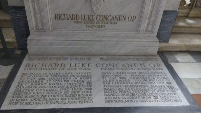 Makam Richard Luke Concanen, uskup pertama New York, di gereja San Domenico di Napoli. © Foto milik Bret Thoman 