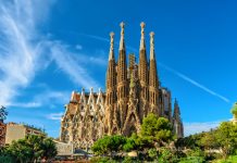Basilika la Sagrada Familia yang Belum Selesai Meski Sudah Dibangun Sejak 130 Tahun Lalu