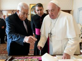 Paus Fransiskus berjumpa dengan Presiden Palestina Mahmoud Abbas di Vatikan 12 Desember 2024. Vatican News