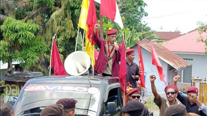 Aksi anggota PMKRI Ende, NTT saat menggelar aksi demontrasi mengkritik korupsi di Kabupaten Ende, Senin, 28 Oktober 2024. IST