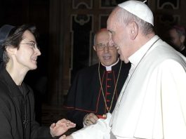 Sr. Raffaella Petrini saat berjumpa dengan Paus Fransiskus. X