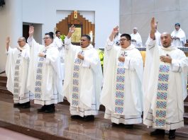 Berkat pertama dari para imam Dominikan yang ditahbiskan di Gereja St. Helena Curug Tangerang 22 Februari 2025. Paroki Curug