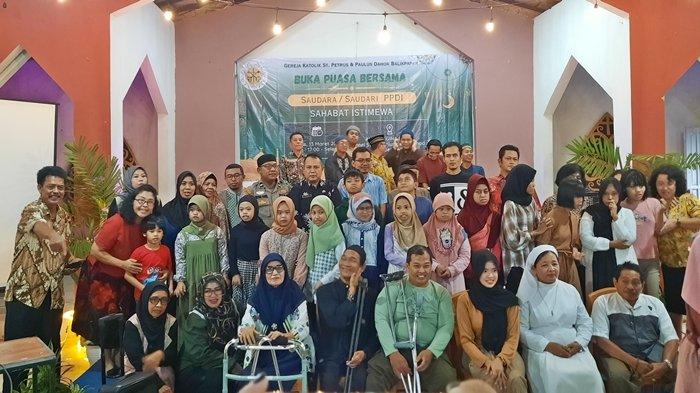 Buka puasa Ramadhan di Gereja St. Petrus dan Paulus Balikpapan