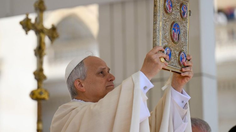 Paus Leo XIV pada Misa Inagurasinya di Lapangan St. Petrus Vatikan. Vatican Media