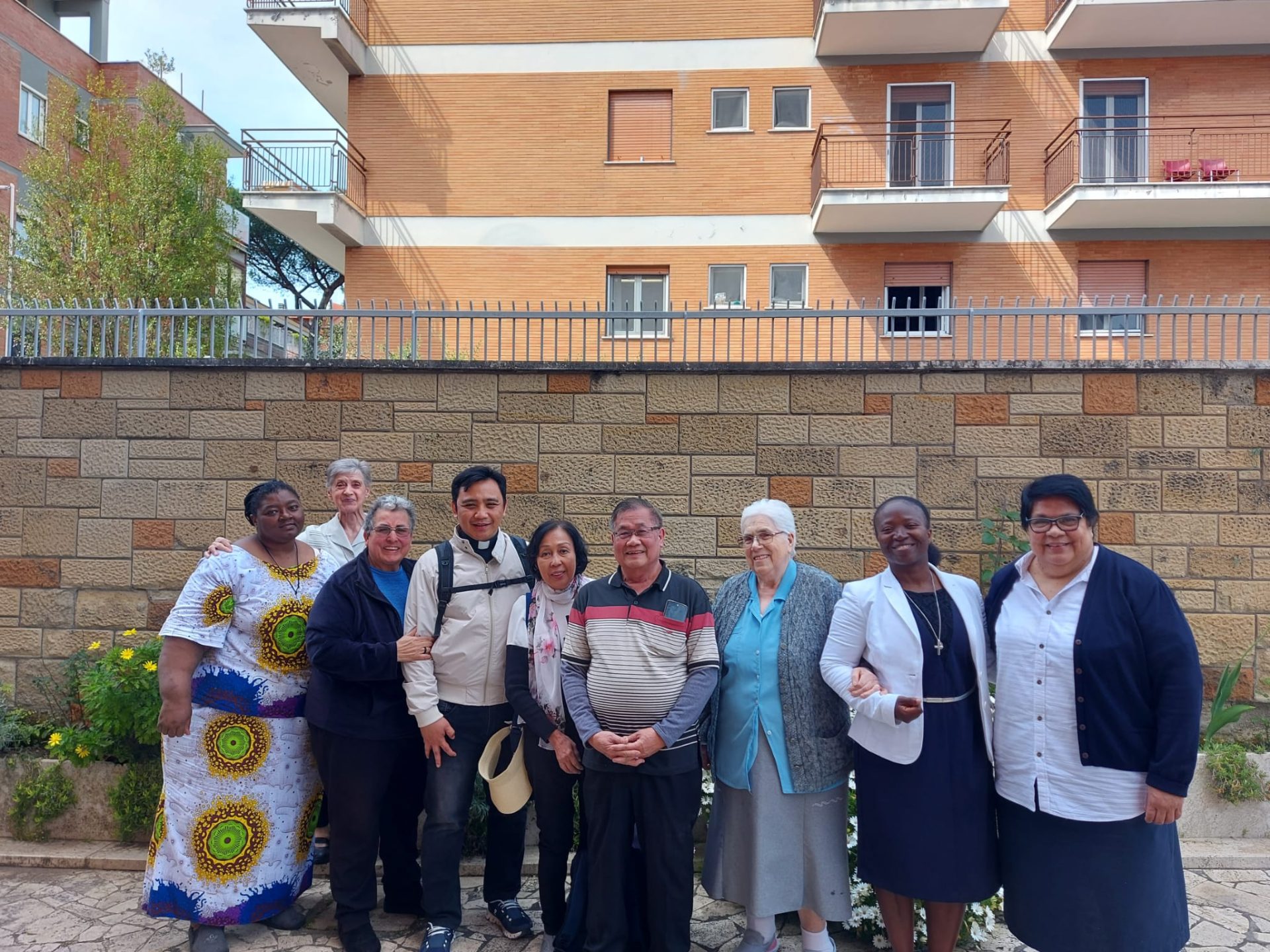 Theo Atmadi OP bersama peserta ICLDF dari pelbagai negara di Siena, Italia. Pribdi