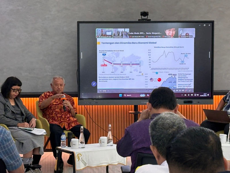 Purnomo Yusgiantoro saat berbicara dalam Seminari Dies Natalis ISKA ke-63. IST