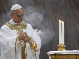Paus Leo XIV merayakan Misa Perdana di Basilika St. Petrus Vatikan. Vatican Median