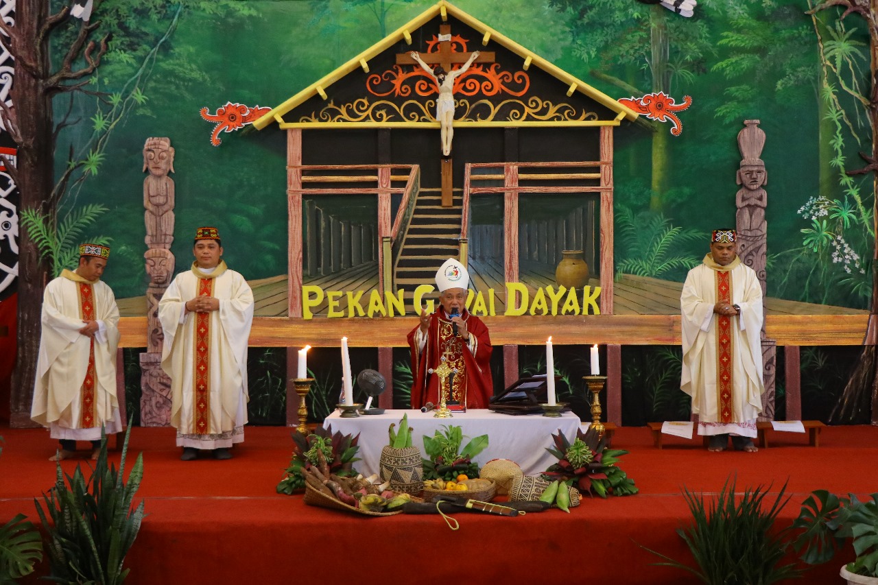 Misa Pembuka Pekan Gawai Dayak ke-39. Majalah Duta