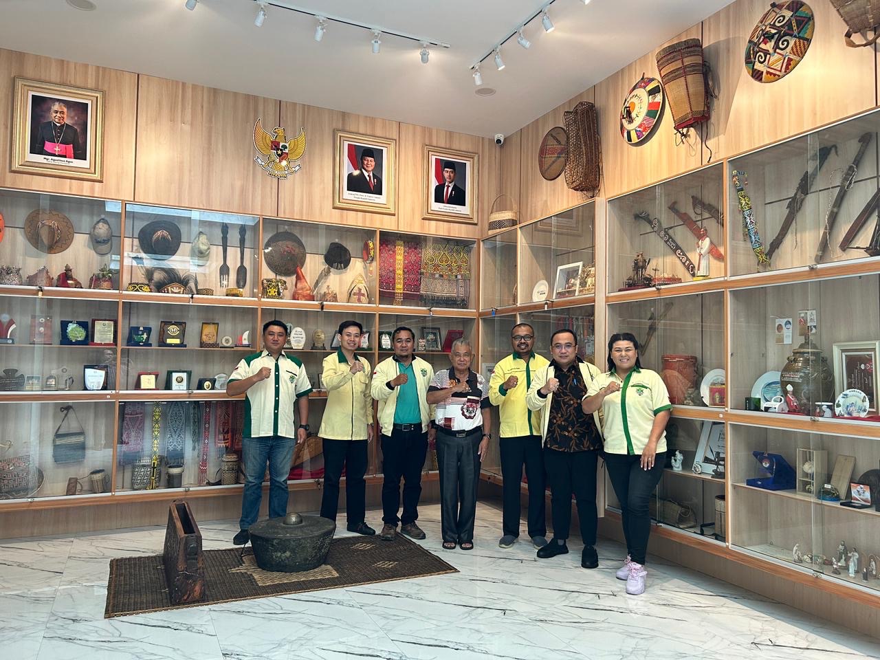 Pertemuan Uskup Agung Pontianak Mgr. Agustinus Agus OP dengan kepengurusan Pemuda Katolik Komda Kalbar. PK