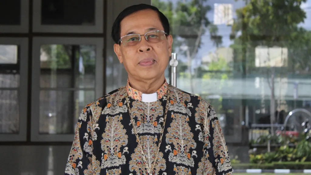 Uskup Palangka Raya, Mgr Aloysius Sutrisnaatmaka MSF