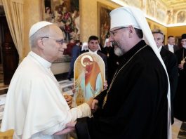 Paus Leo bersama Uskup Agung Sviatoslav Shevchuk, Kepala Gereja Katolik Yunani Ukraina. Vatican Media