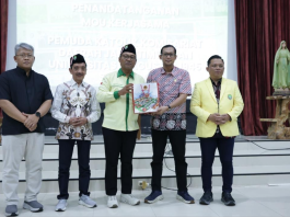 Peluncuran program beasiswa pendidikan bagi 10 mahasiswa Katolik berprestasi. PK