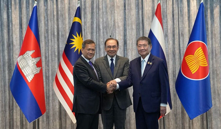 300725 - Kesepakatan perdamaian antara Thailand dan Kamboja di Malaysia. Khemer Times