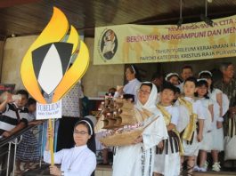 Salah satu gambaran keseharian para Suster Dominikan di Indonesia