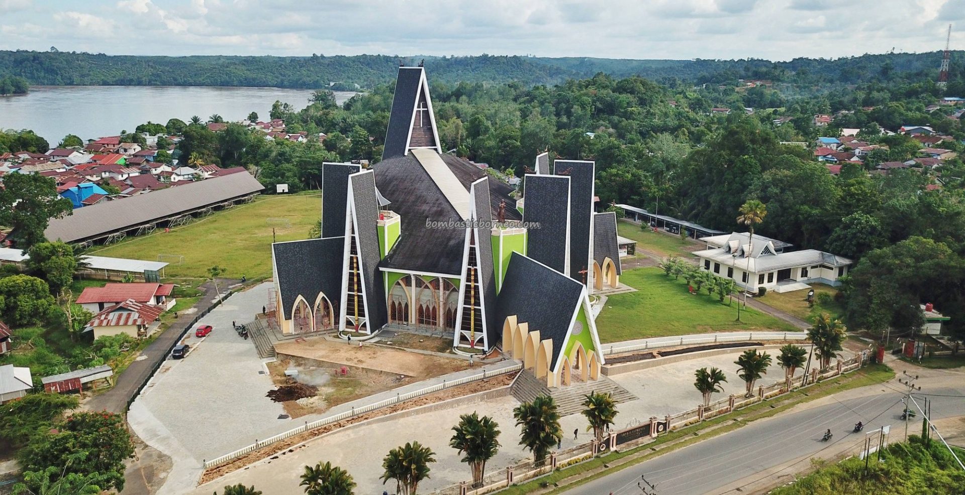 Katedral Sanggau