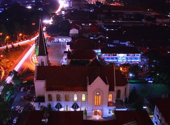 Katedral St Petrus Bandung terlihat dari atas. IST