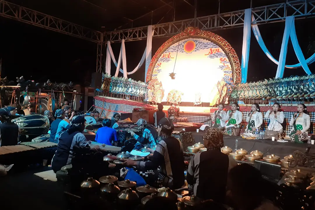 Pagelaran wayang menyambut Lustrum ke-5 Paroki Macanan. Komsos Macanan