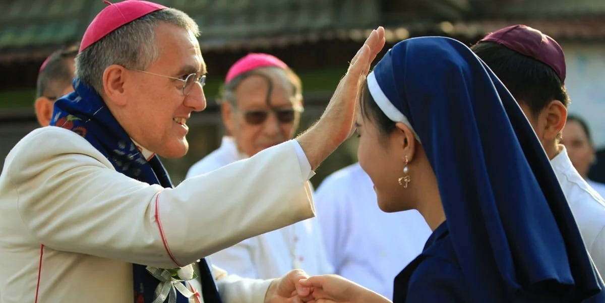 Nunsio Apostolik untuk Spanyol, Mgr. Piero Pioppo saat mengunjungi Indonesia Timur saat masih bertugas di Indonesia. IST