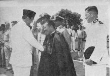 Kelahiran Lingkungan: Komunitas Terkecil dalam Gereja Indonesia Mgr Albertus Soegijapranata SJ saat berjumpa dengan Presiden Soekarno. IST