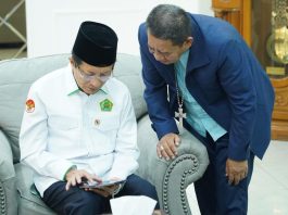 Menteri Agama, K.H. Nasruddin Umar dan Uskup Agung Makassar, Mgr. Fransiskus Nipa. Kemenag