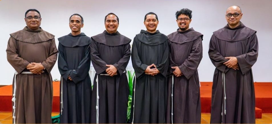 Pastor Agustinus Laurensius Nggame OFM (Ketiga dari kanan) Provinsial Ordo Saudara Dina Provinsi Malaikat Agung Indonesia.