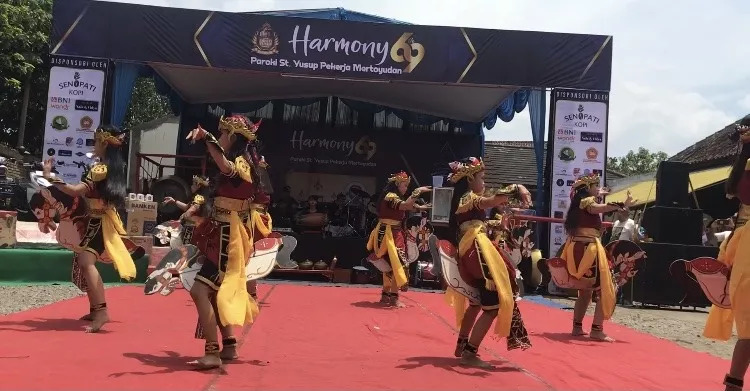 Kesenian jatilan dalam acara HUT ke-69 Paroki Santo Yusup Pekerja Mertoyudan. Minggu, 28 September 2025. IST