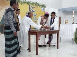 Uskup Agung Ende Mgr.Paulus Budi Kledes dalam acara pemberkatan Aula santo Paulus Ndona pada minggu, 7 Desember 2025.