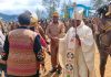 Uskup Timika Kritik PSN Kepentingan Oligarki Uskup Keuskupan Timika, Mgr. Bernardus Bofitwos Baru, OSA, menyalami umat yang mengikuti Musyawarah Pastoral Mee VIII di Paniai, Papua Tengah. IST