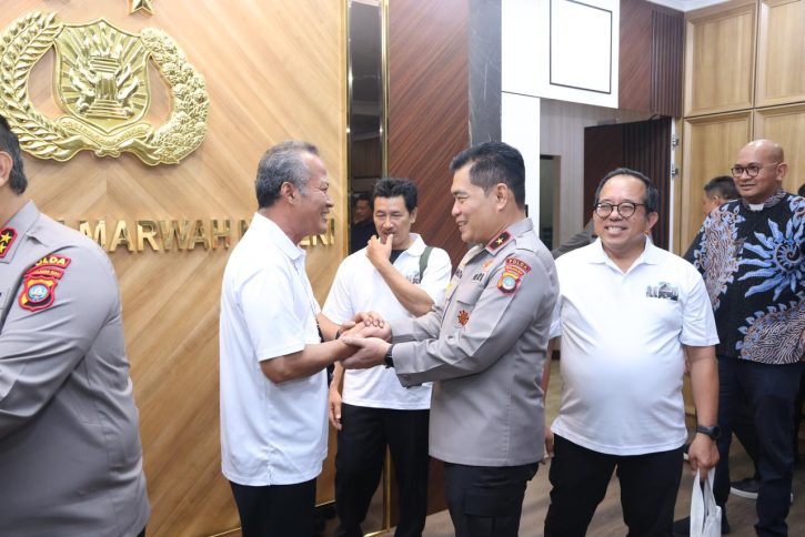 Kapolda Kepri bersama beberapa uskup dari Regio Sumatra. IST