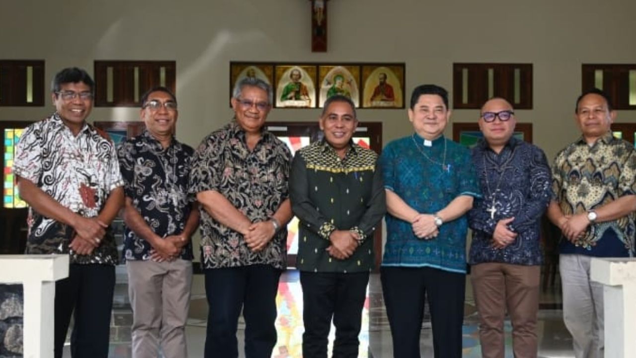 Bupati Manggarai Barat, Edistasius Endi bersama para uskup Regio Nusra