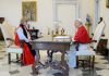 Paus Leo XIV Berjumpa dengan Uskup Agung Canterbury, Sarah Mullally: Perkuat Komitmen Ekumenis Paus Leo XIV dan Uskup Agung Canterbury Sarah Mullally berdoa Liturgi Jam-Jam Ibadah bersama di Kapel Urban VIII Istana Apostolik pada 27 April 2026. Vatican Media. Vatican News