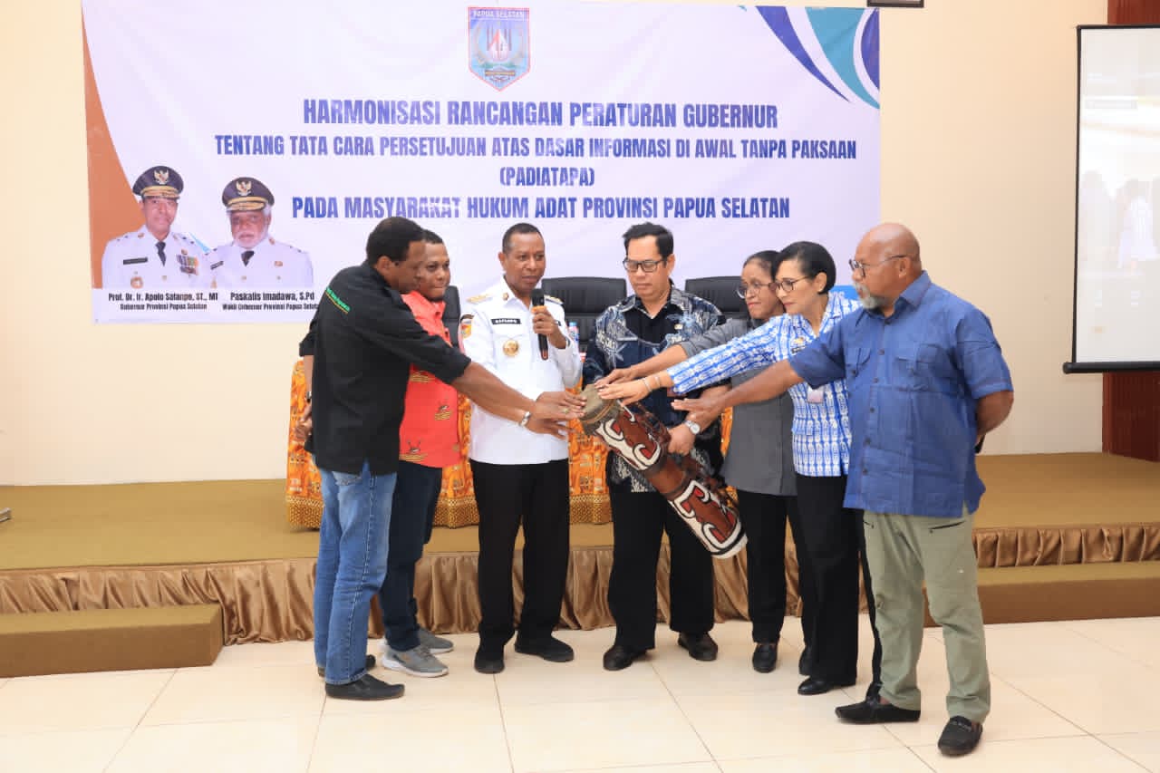 Gubernur Provinsi Papua Selatan membuka Rancangan Peraturan Gubernur tentang Padiatapa di salah satu hotel di Merauke. Dokumen Humas Propivinsi Papua Selatan. AB